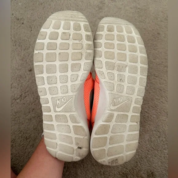 Size 7 Nike Roshes - Picture 5 of 6